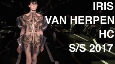 IRIS VAN HERPEN | HAUTE COUTURE  SPRING SUMMER 2017 | FASHION SHOW